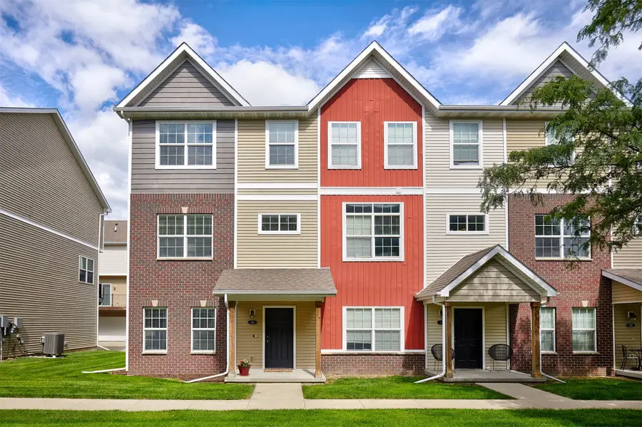 9120 Greenspire Drive, West Des Moines, IA 50266 - #2
