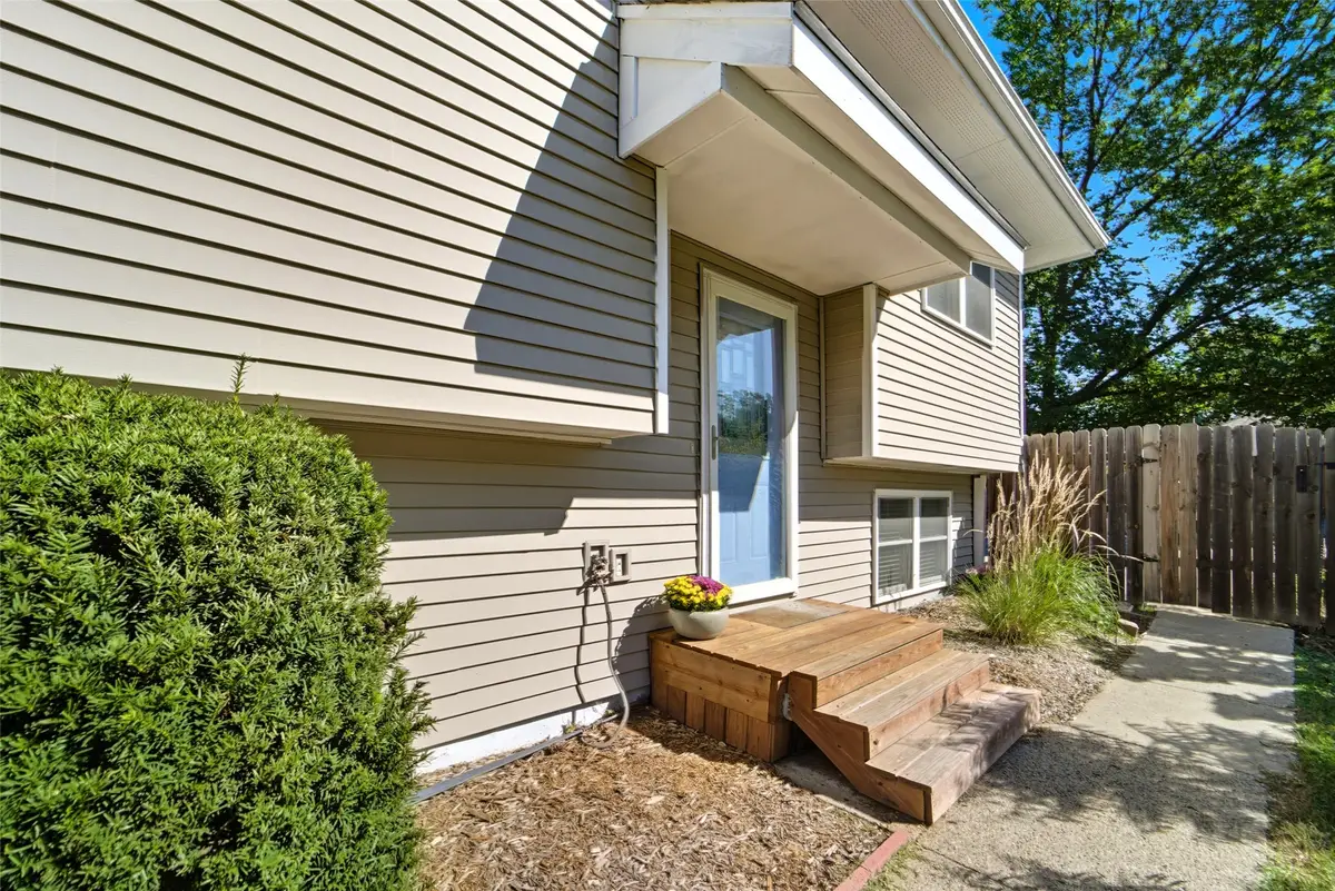 2007 63rd Street, Des Moines, IA 50322 - #1