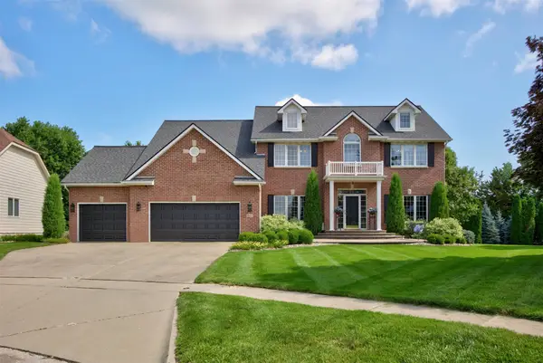 1925 SE Hawthorne Ridge Drive, Waukee, IA 50263