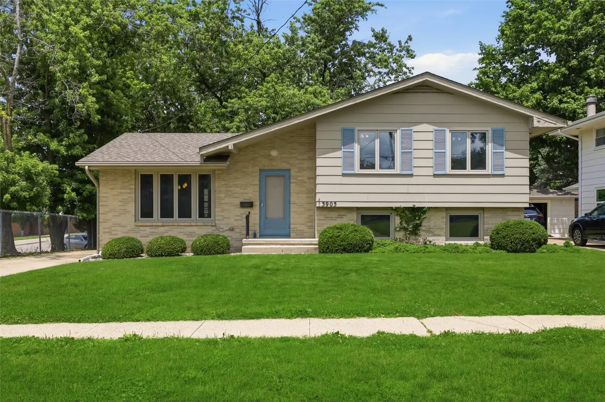 3905 Bel Aire Road, Des Moines, IA 50310 - #1