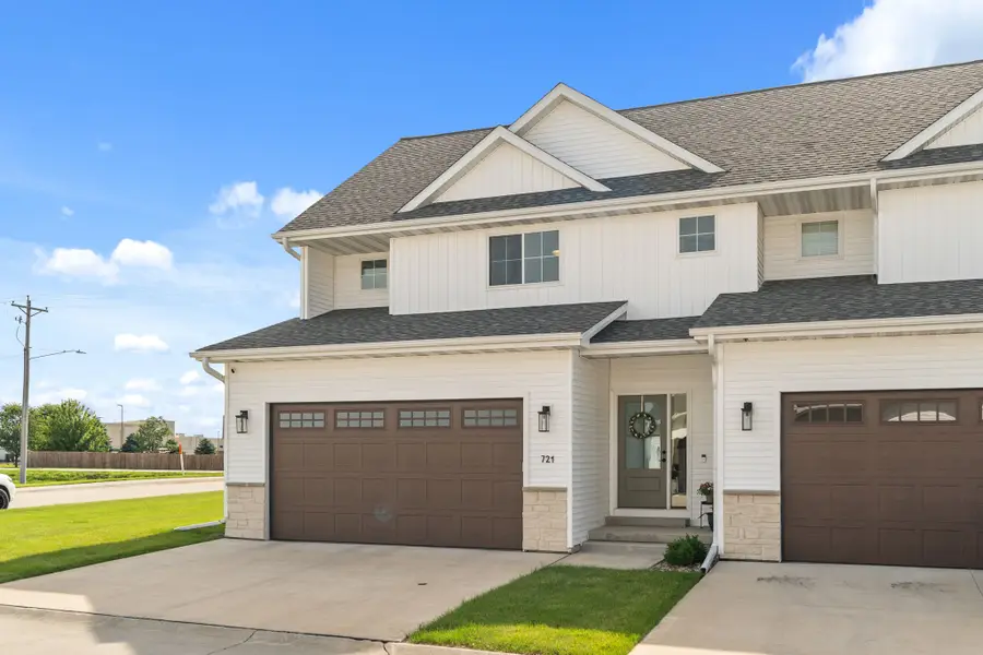 721 Spruce Street Nw, Bondurant, IA 50035 - #2