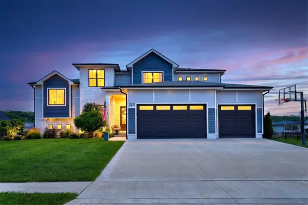 1311 S Wildfire Avenue, West Des Moines, IA 50266