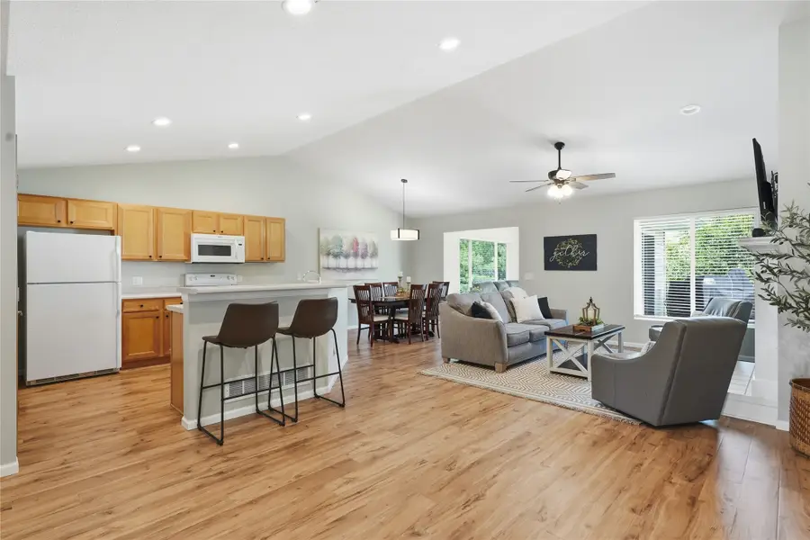 6114 Pinewood Court, Johnston, IA 50131 - #2