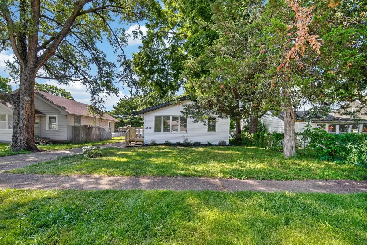2511 Garfield Avenue, Des Moines, IA 50317 - #1