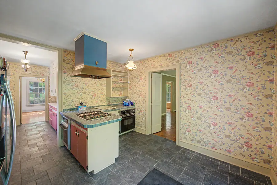 725 W 9th Street S, Newton, IA 50208 - #3