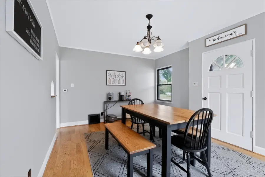 911 W 4th Street S, Newton, IA 50208 - #3