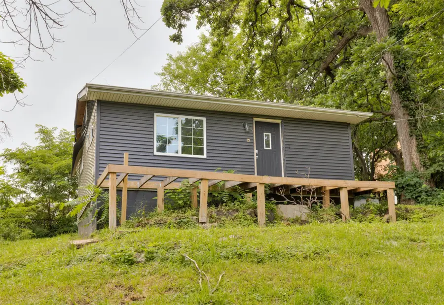 21 E Hillside Avenue, Des Moines, IA 50315 - #2