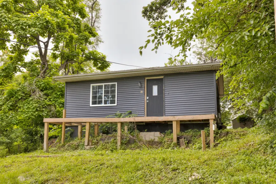 21 E Hillside Avenue, Des Moines, IA 50315 - #3