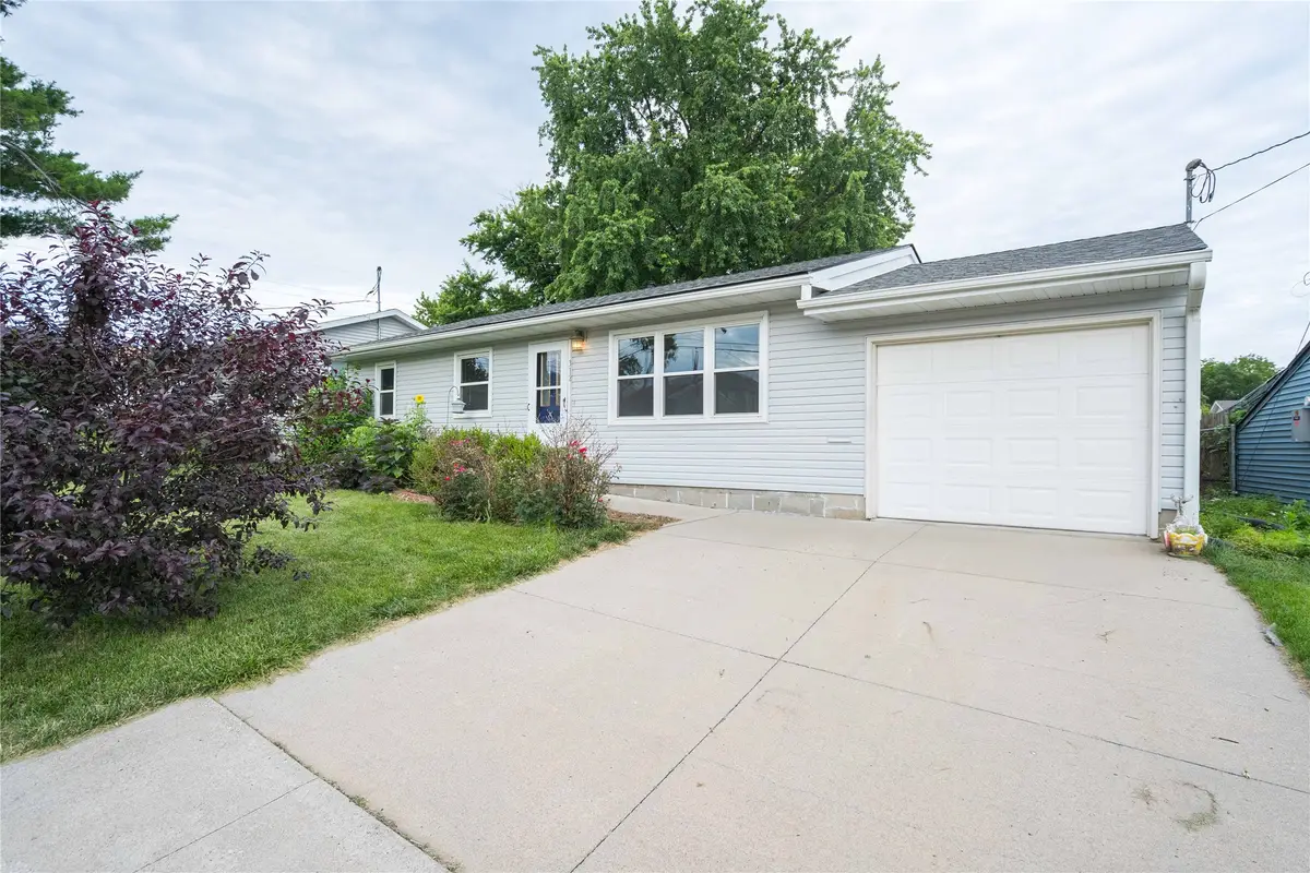 312 W 16th Street N, Newton, IA 50208 - #1
