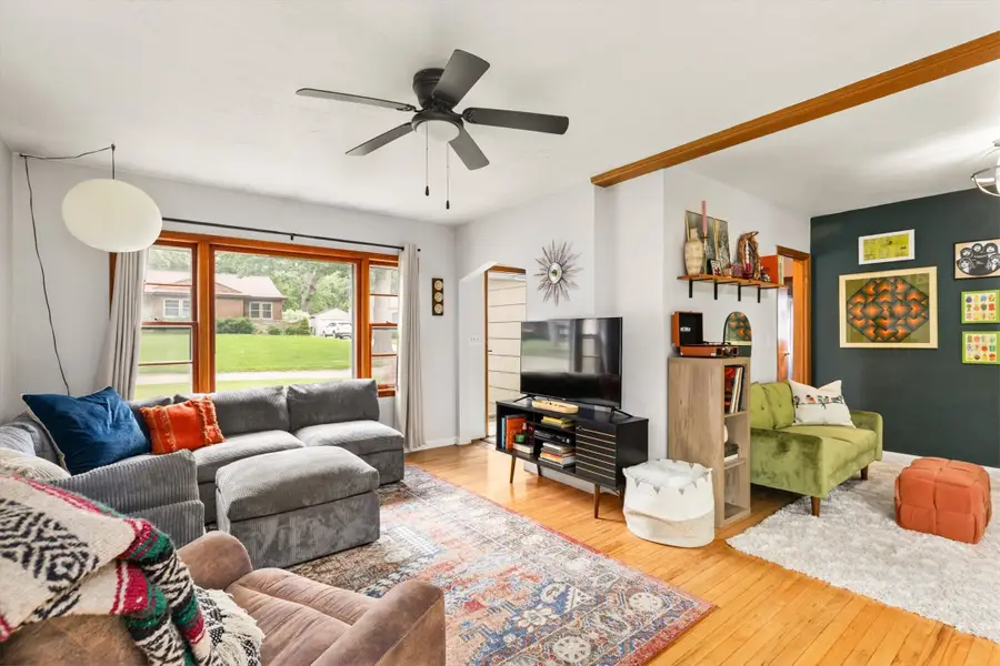688 64th Street, Des Moines, IA 50312 - #2