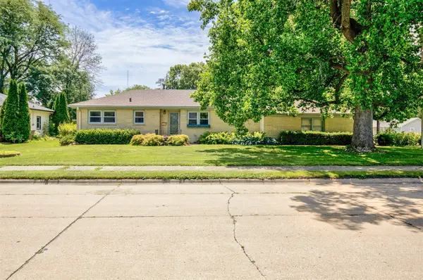 300 5th Street Place Se, Altoona, IA 50009