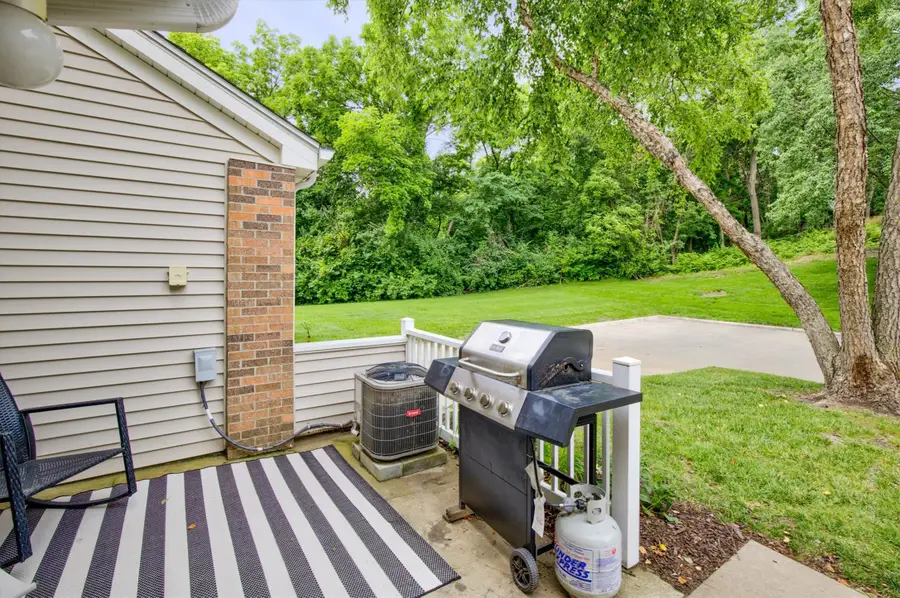 2265 Grand Avenue #4, West Des Moines, IA 50265 - #3