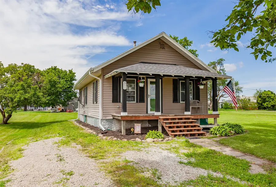 311 SE 2nd Street, Melcher Dallas, IA 50163 - #2