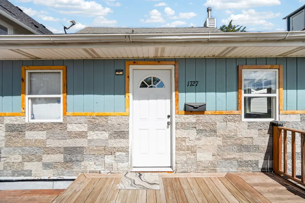 1727 10th Street, Des Moines, IA 50314 - #1