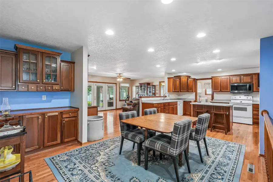 4015 124th Street, Urbandale, IA 50323 - #3