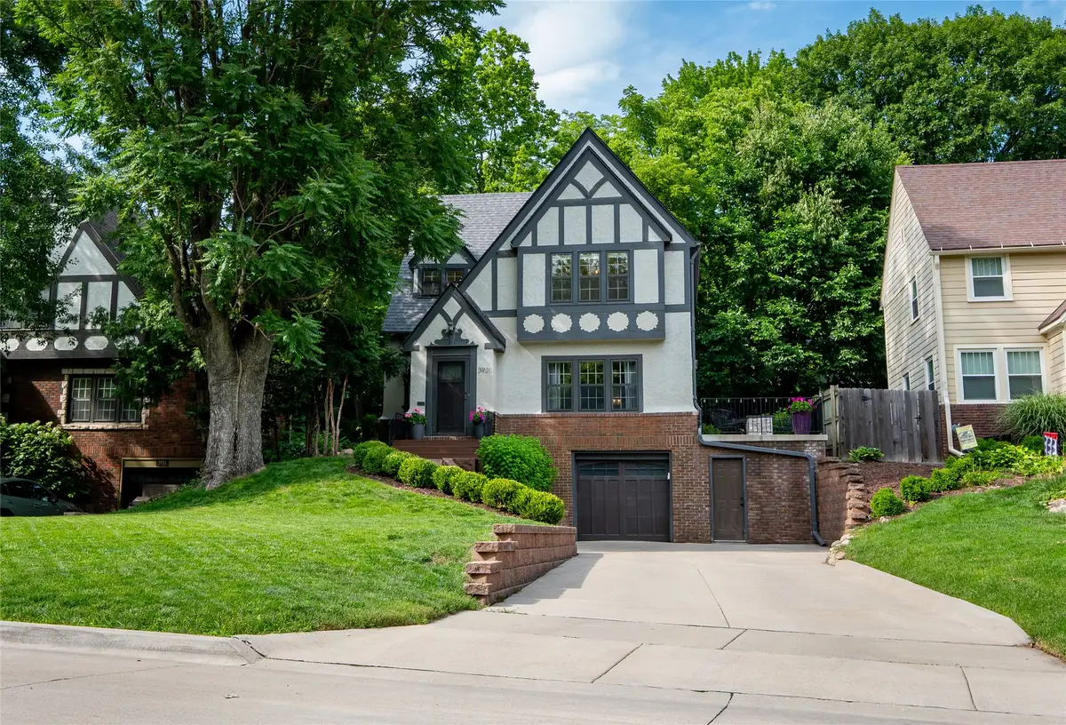 3931 Maquoketa Drive, Des Moines, IA 50311 - #1