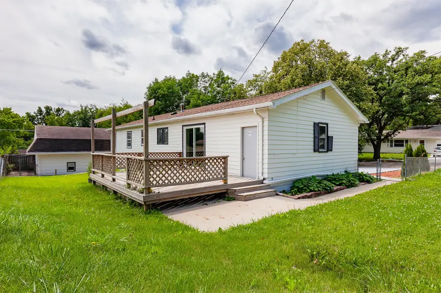8105 Suncrest Drive, Des Moines, IA 50320 - #3