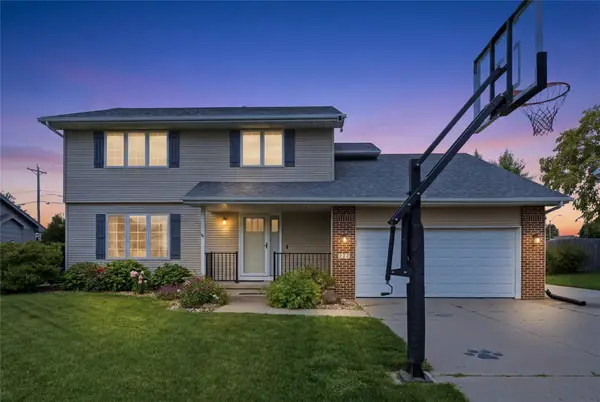 214 NW Ridgeline Drive, Ankeny, IA 50023