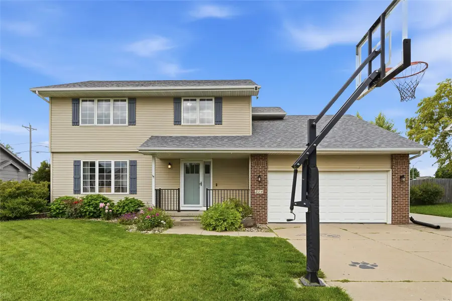 214 NW Ridgeline Drive, Ankeny, IA 50023 - #2