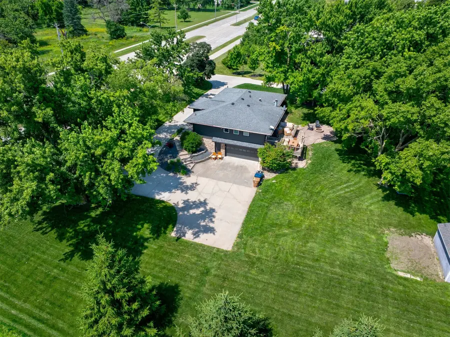 15721 Meredith Drive, Urbandale, IA 50323 - #2
