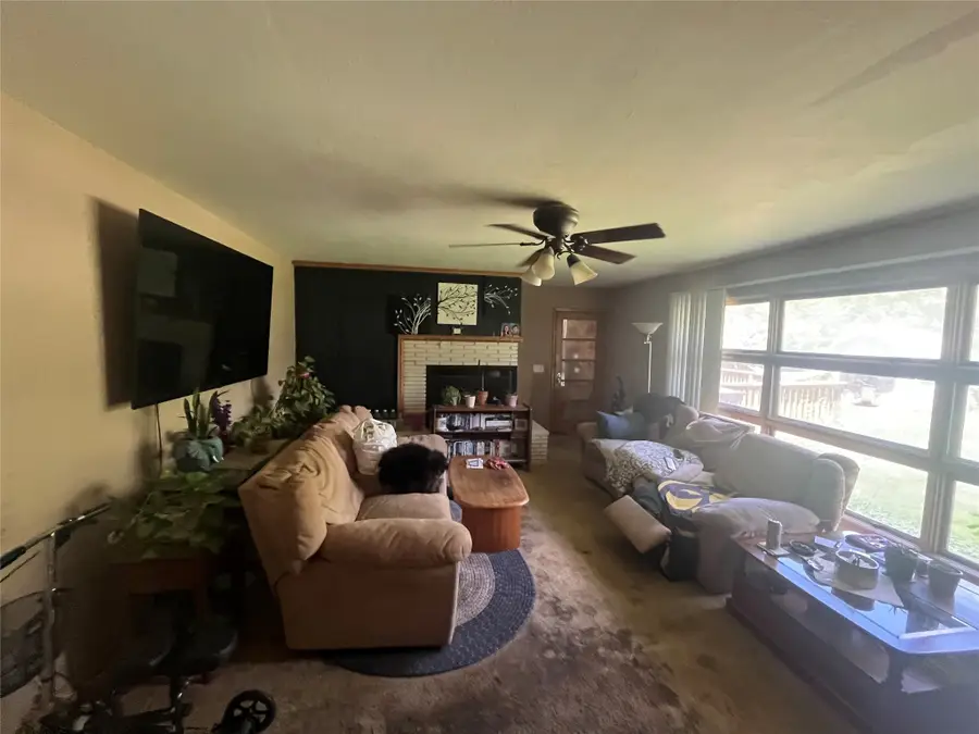 316 W 11th Street S, Newton, IA 50208 - #3