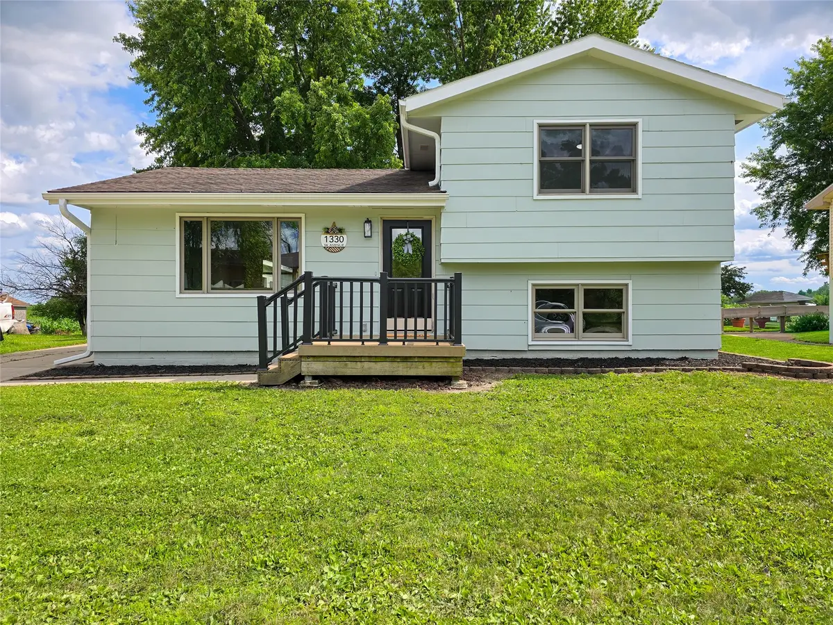 1330 S K Avenue, Nevada, IA 50201 - #1