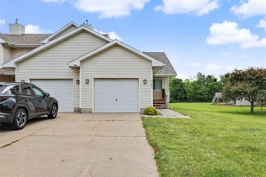 1121 10th Avenue Nw, Altoona, IA 50009 - #2