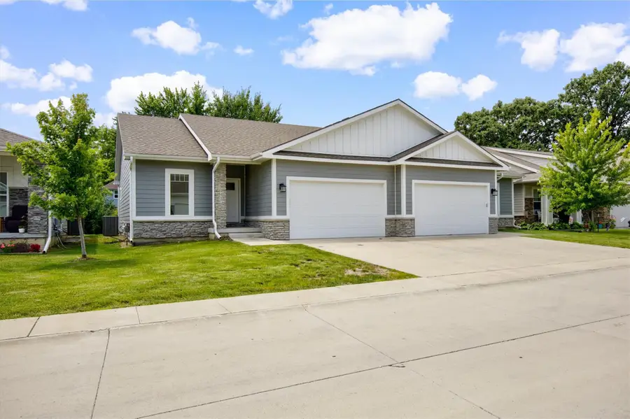 4417 Lower Beaver Road Road, Des Moines, IA 50310 - #2
