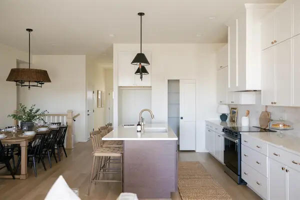 235 S Zinnia Court, West Des Moines, IA 50266