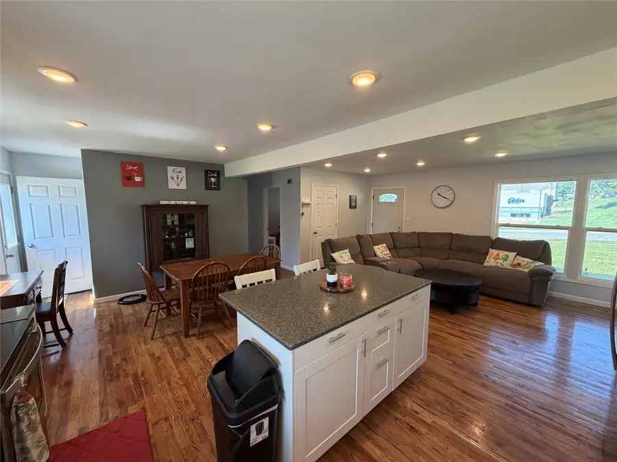 1120 Hazel Street, Pella, IA 50219 - #3