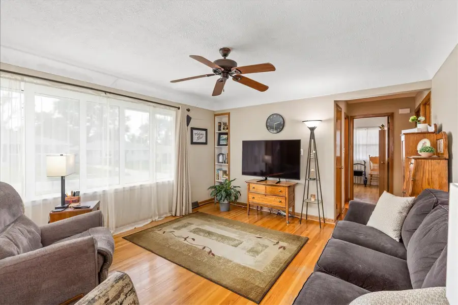 7405 Palm Drive, Urbandale, IA 50322 - #2