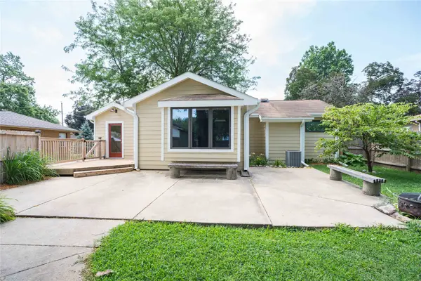 6391 Holcomb Avenue, Des Moines, IA 50322