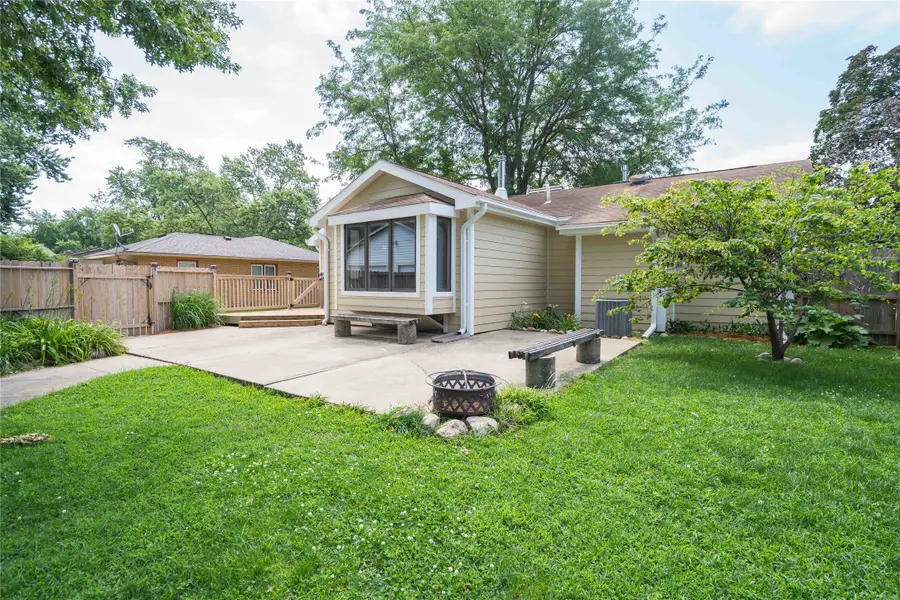 6391 Holcomb Avenue, Des Moines, IA 50322 - #2