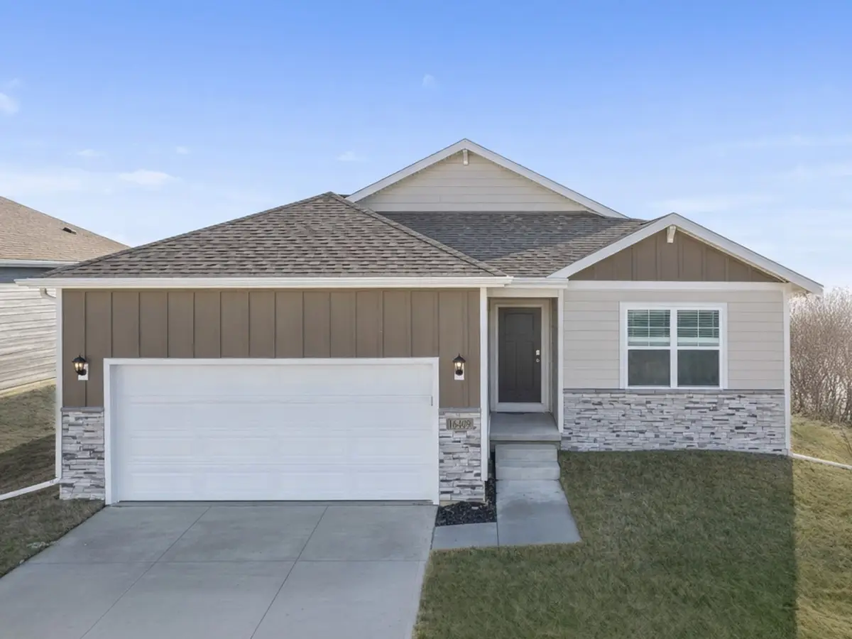 414 Kingfisher Drive, Norwalk, IA 50211 - #1