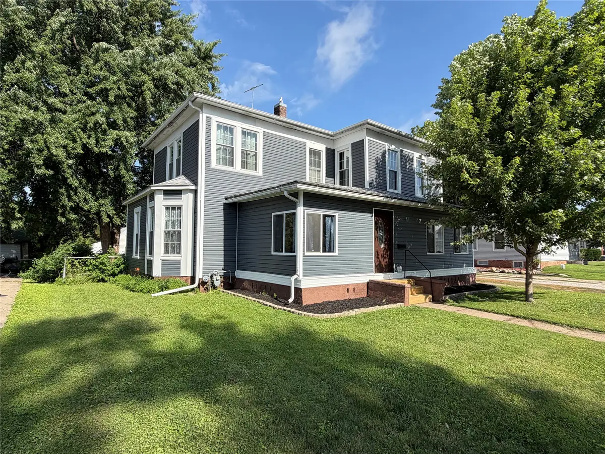 415 W 4th Street S, Newton, IA 50208 - #1