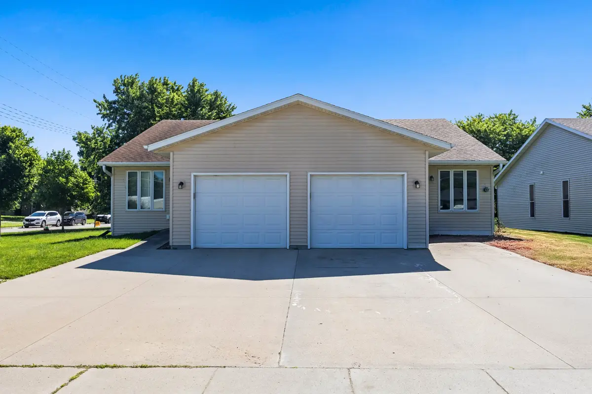 1319 W 3rd Street, Nevada, IA 50201 - #1