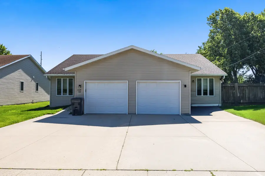1319 W 3rd Street, Nevada, IA 50201 - #2