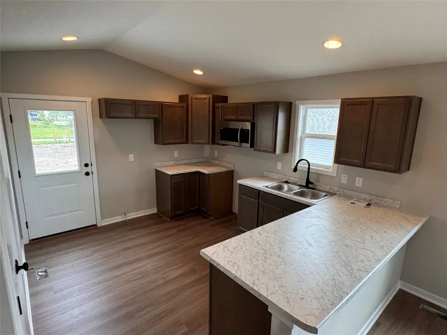 412 E Lally Street, Des Moines, IA 50315 - #3