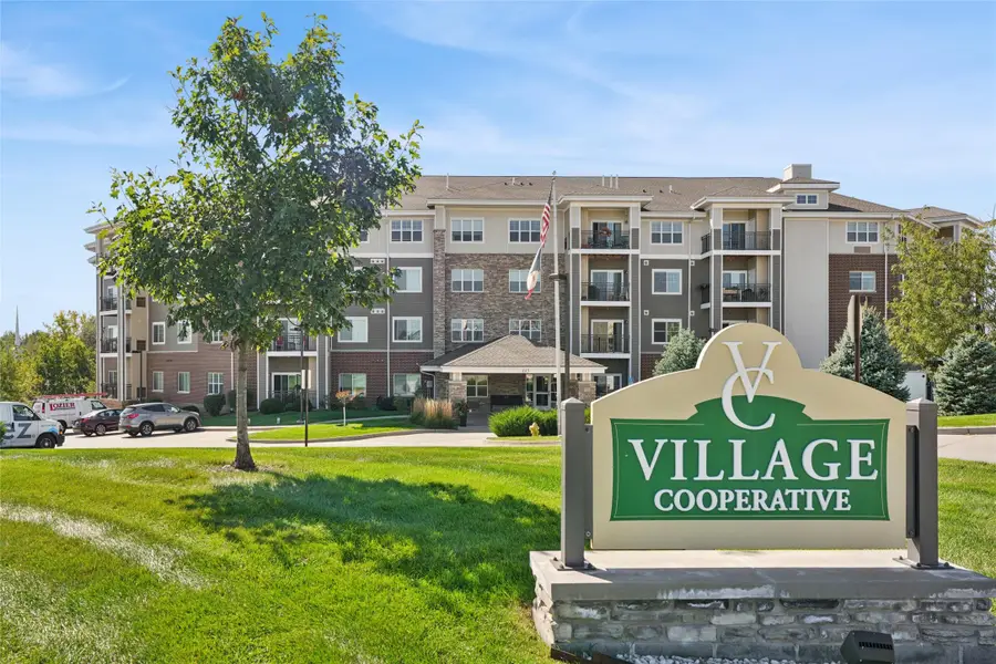 845 S 60th Street #402, West Des Moines, IA 50266 - #2