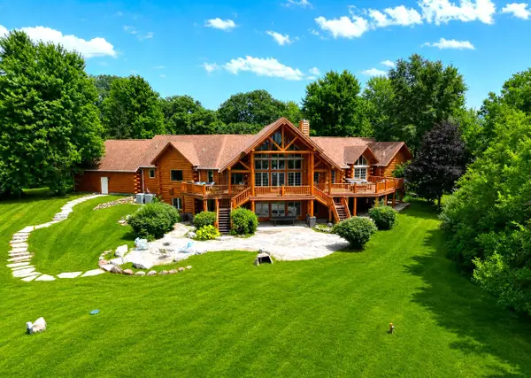 851 S 95th Street, West Des Moines, IA 50266
