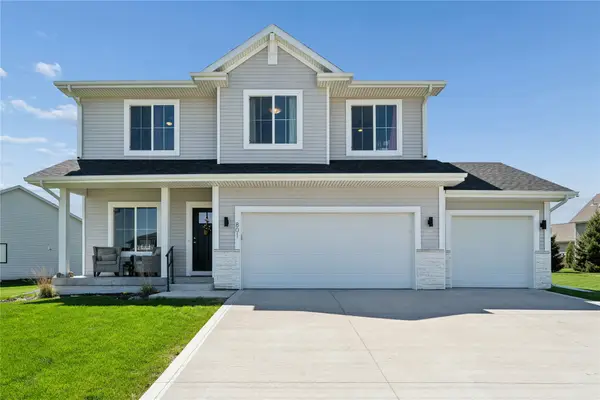 801 Fountain View Drive, Pella, IA 50219