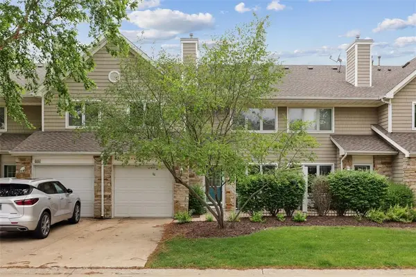 811 Burr Oaks Drive #1110, West Des Moines, IA 50266