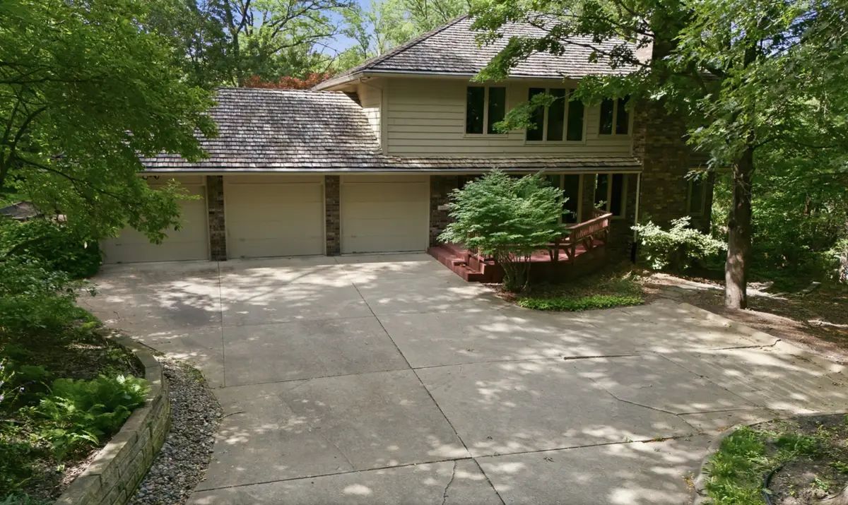 1613 Thornwood Road, West Des Moines, IA 50265 - #1