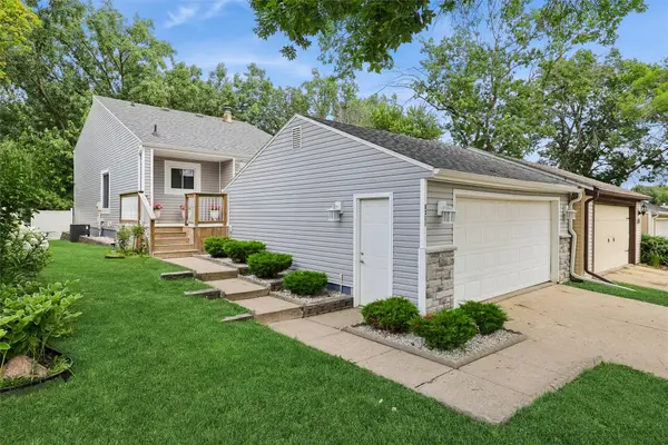 8311 Twana Drive, Urbandale, IA 50322