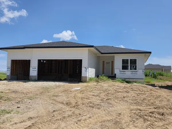 8487 Longmeadow Lane, West Des Moines, IA 50266