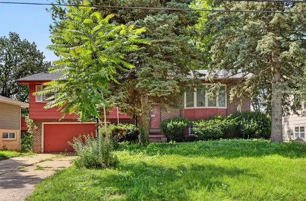 6514 Lincoln Avenue, Windsor Heights, IA 50324
