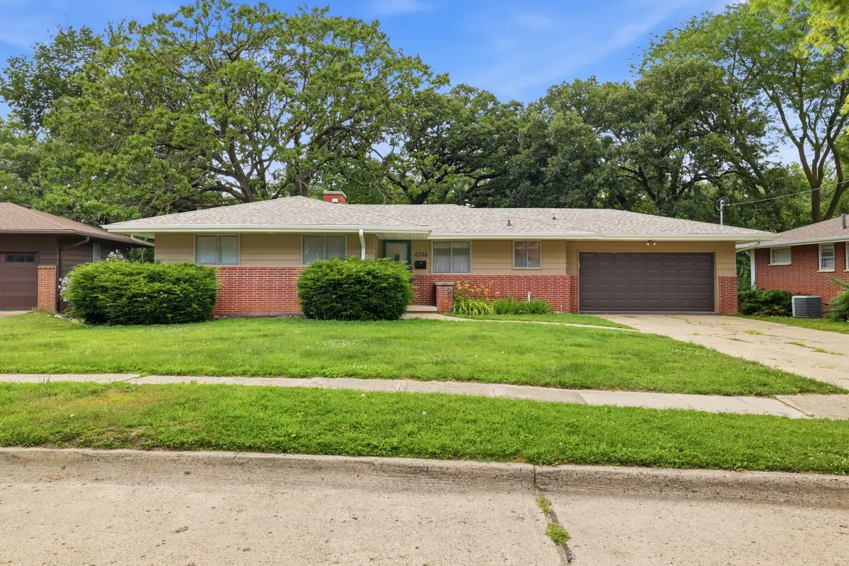 4206 43rd Street, Des Moines, IA 50310 - #1
