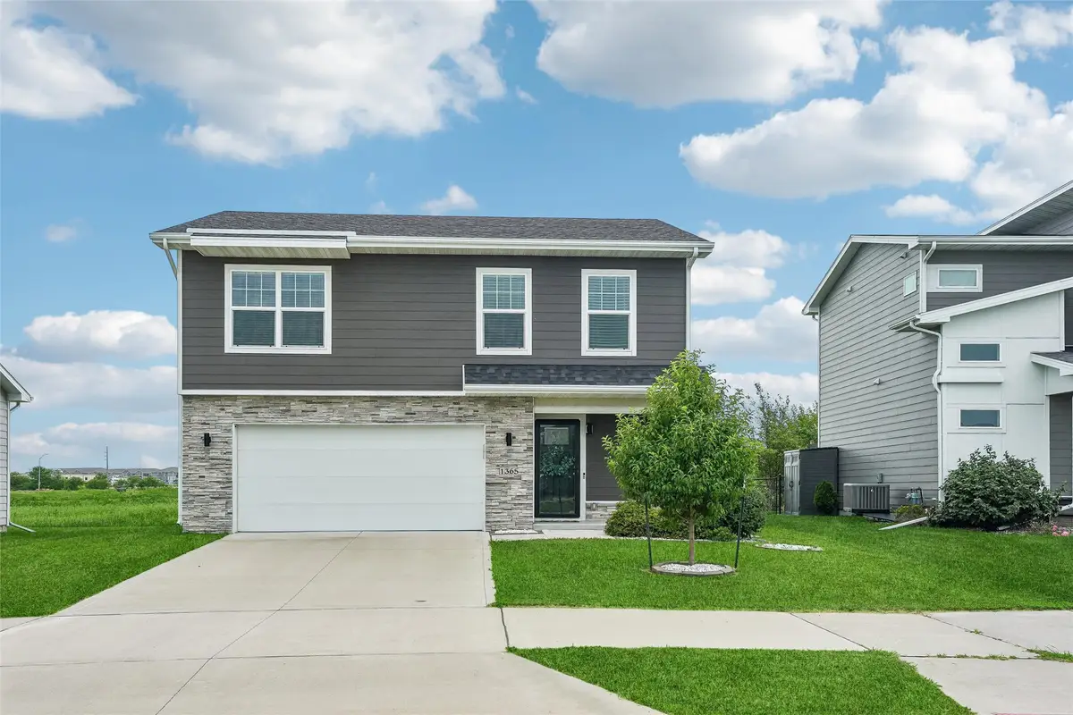 1365 SE Parkview Crossing Drive, Waukee, IA 50263 - #1