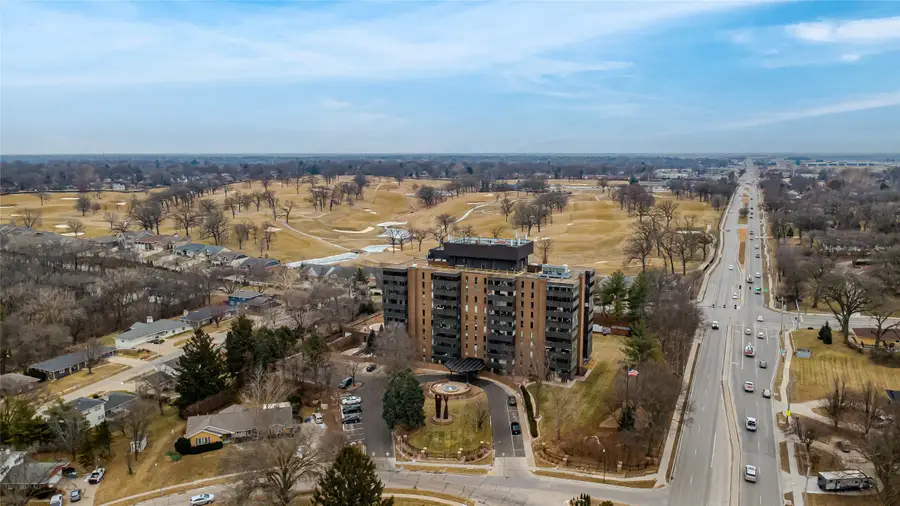 3131 Fleur Drive #206, Des Moines, IA 50321 - #2