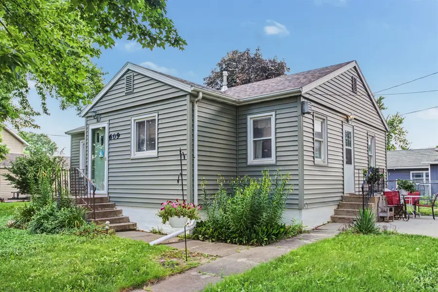 609 Story Street, Story City, IA 50248 - #2